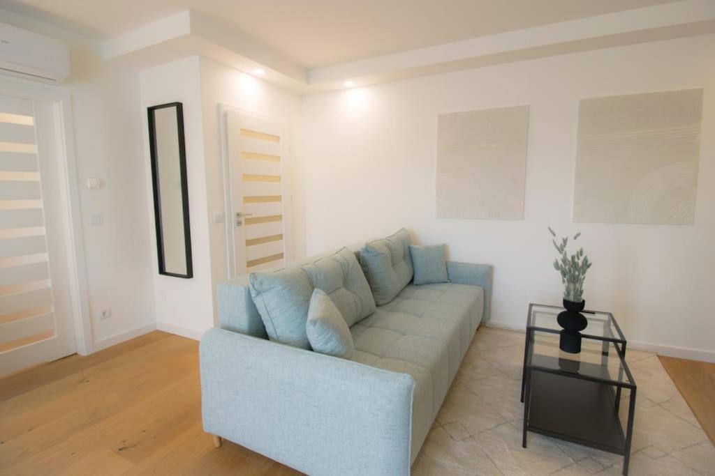 Apartament Charming In Heart Of L Jos20